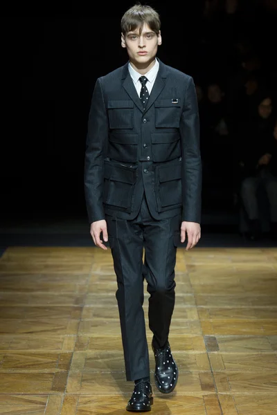 Look 26